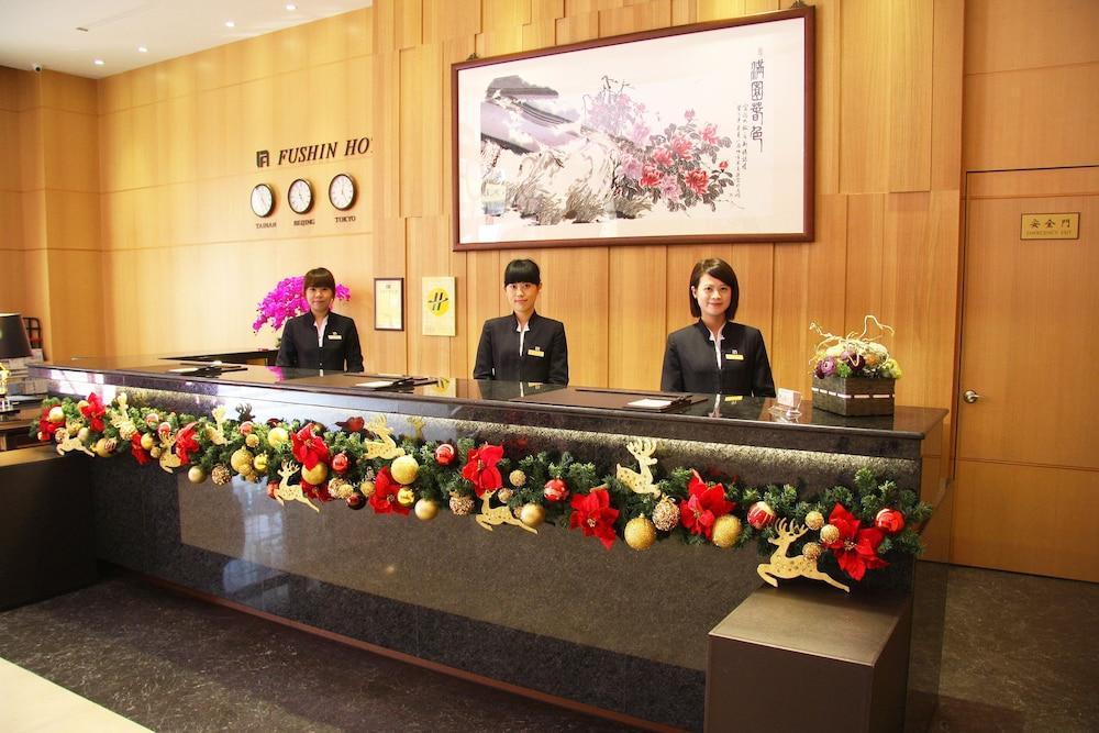 Fushin Hotel - Tainan Esterno foto
