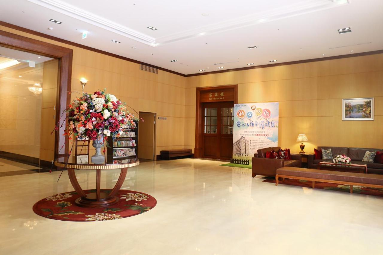 Fushin Hotel - Tainan Esterno foto