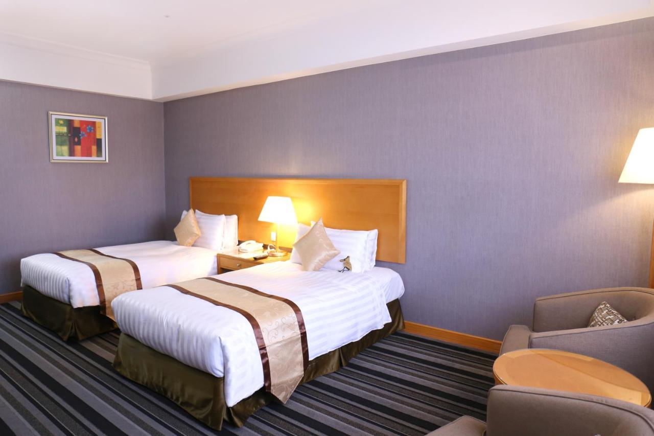 Fushin Hotel - Tainan Esterno foto