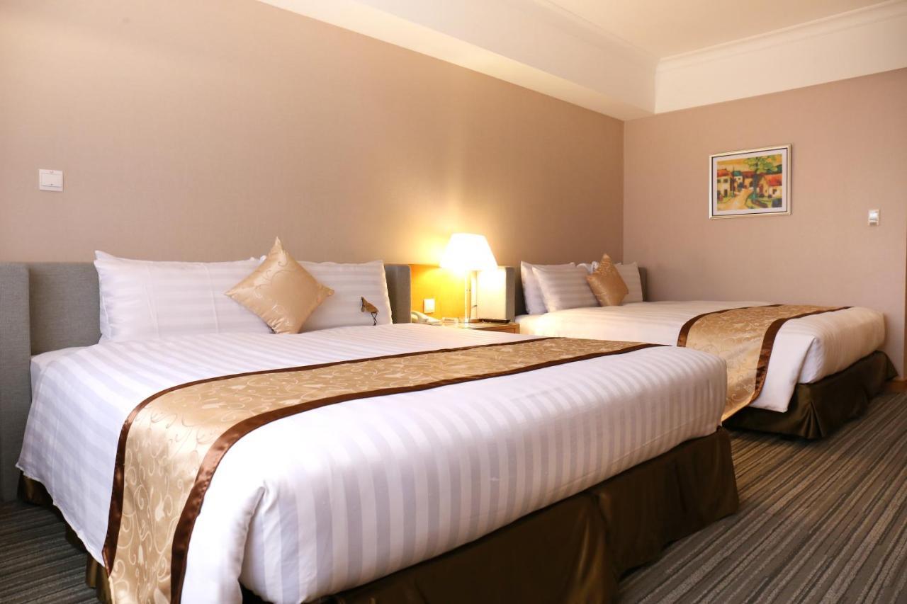 Fushin Hotel - Tainan Esterno foto