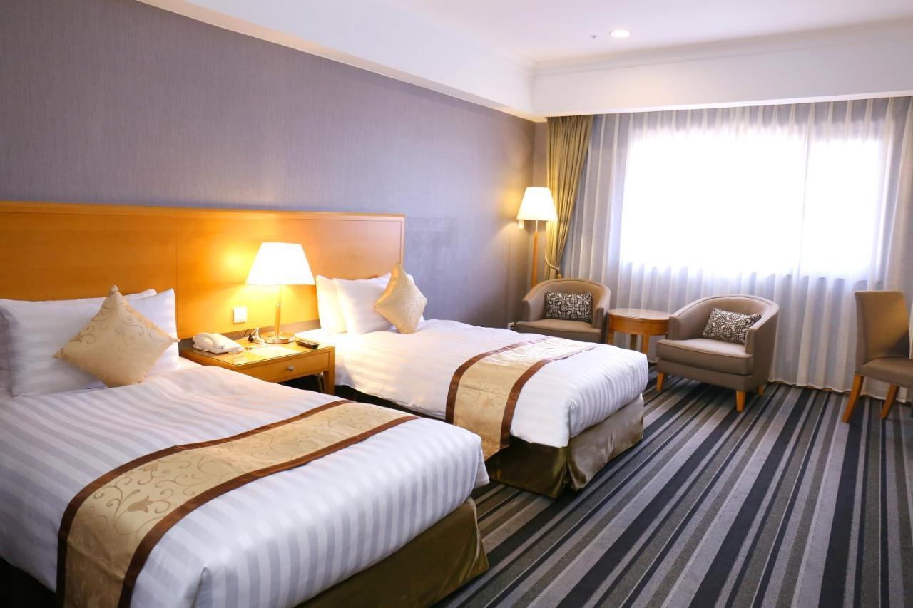 Fushin Hotel - Tainan Esterno foto