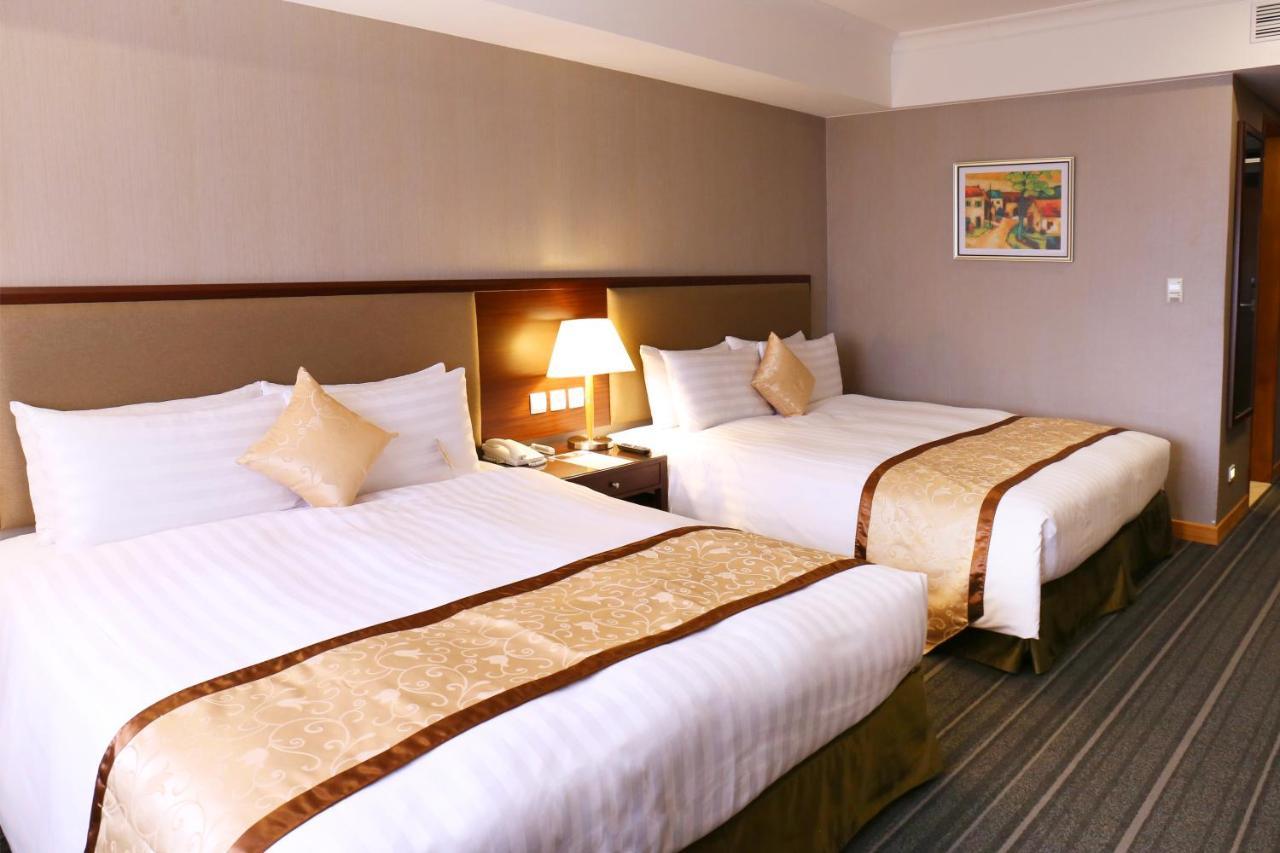 Fushin Hotel - Tainan Esterno foto