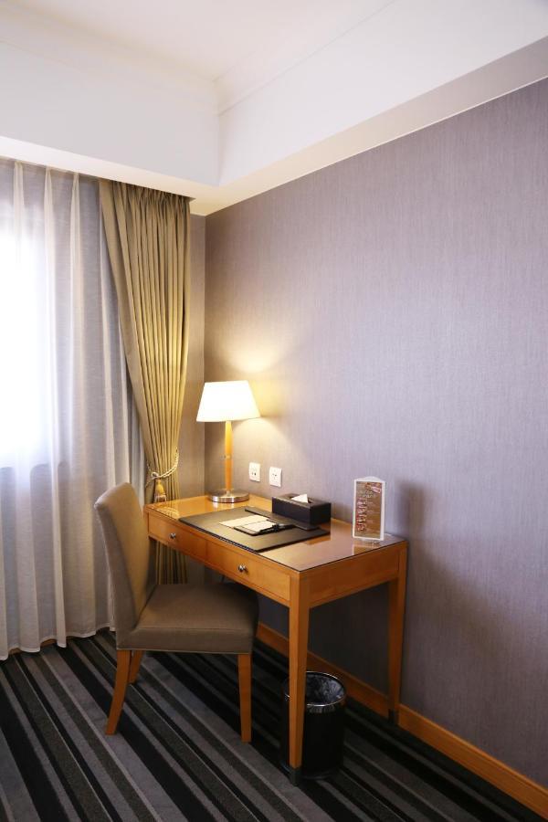Fushin Hotel - Tainan Esterno foto