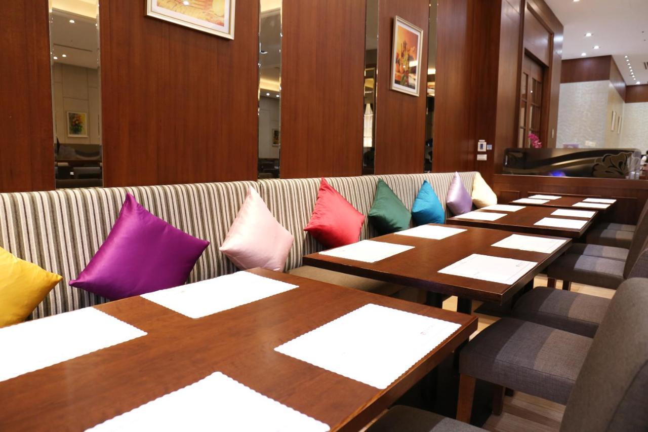 Fushin Hotel - Tainan Esterno foto