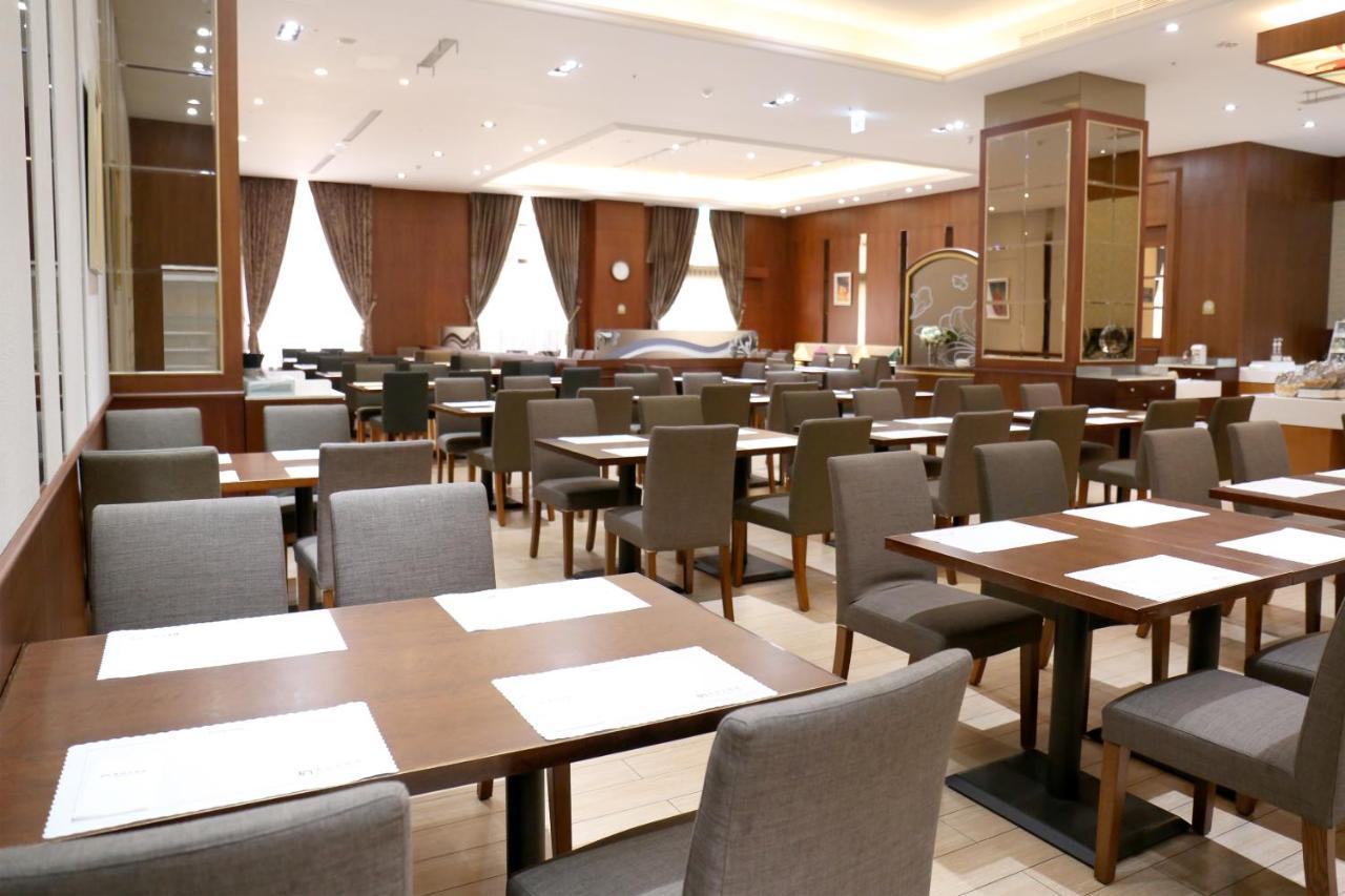 Fushin Hotel - Tainan Esterno foto