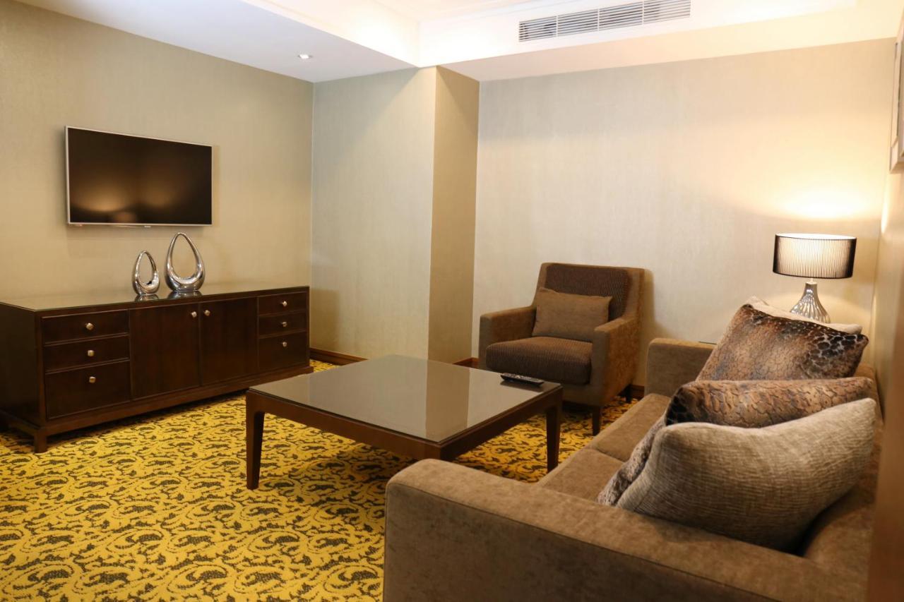 Fushin Hotel - Tainan Esterno foto
