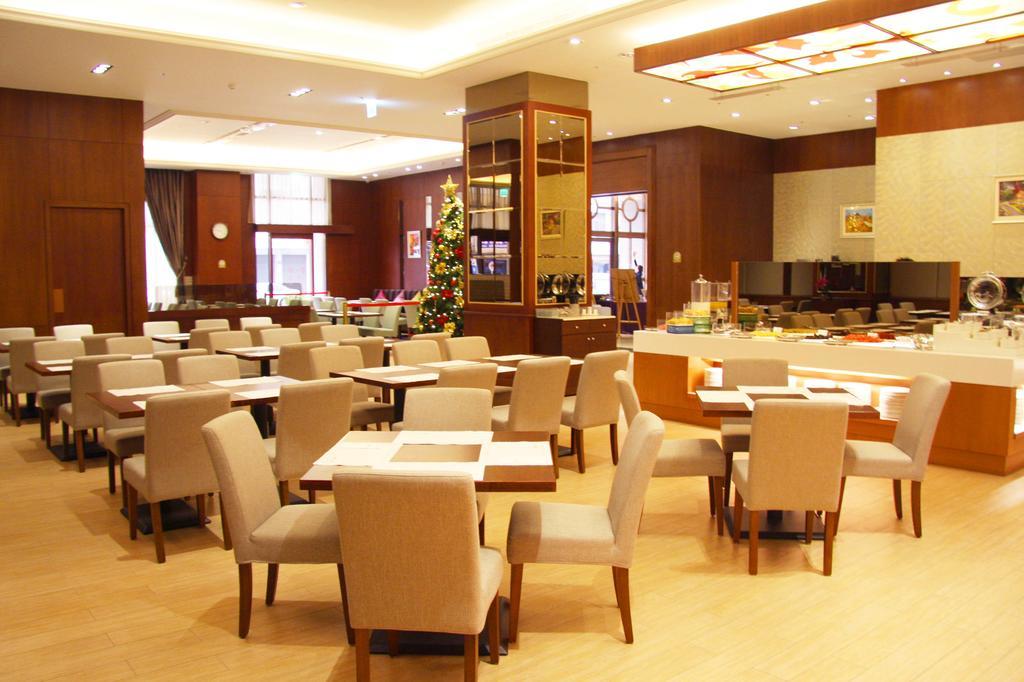 Fushin Hotel - Tainan Esterno foto