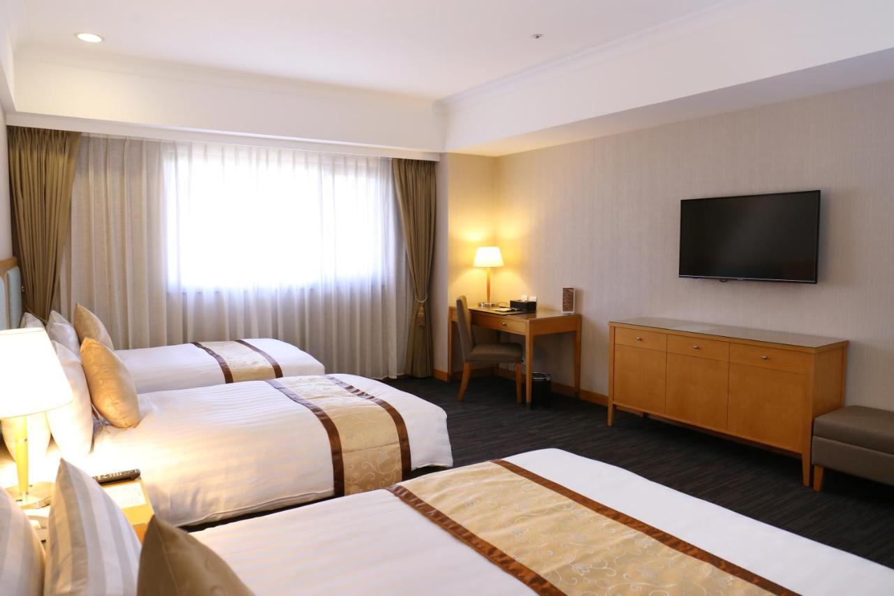 Fushin Hotel - Tainan Esterno foto