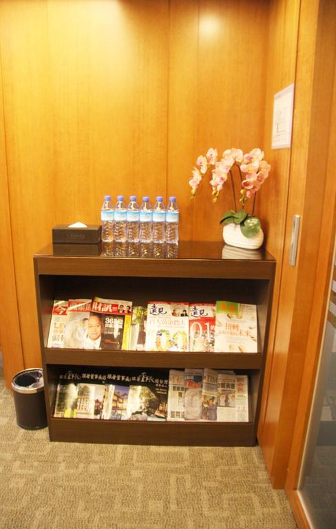 Fushin Hotel - Tainan Esterno foto