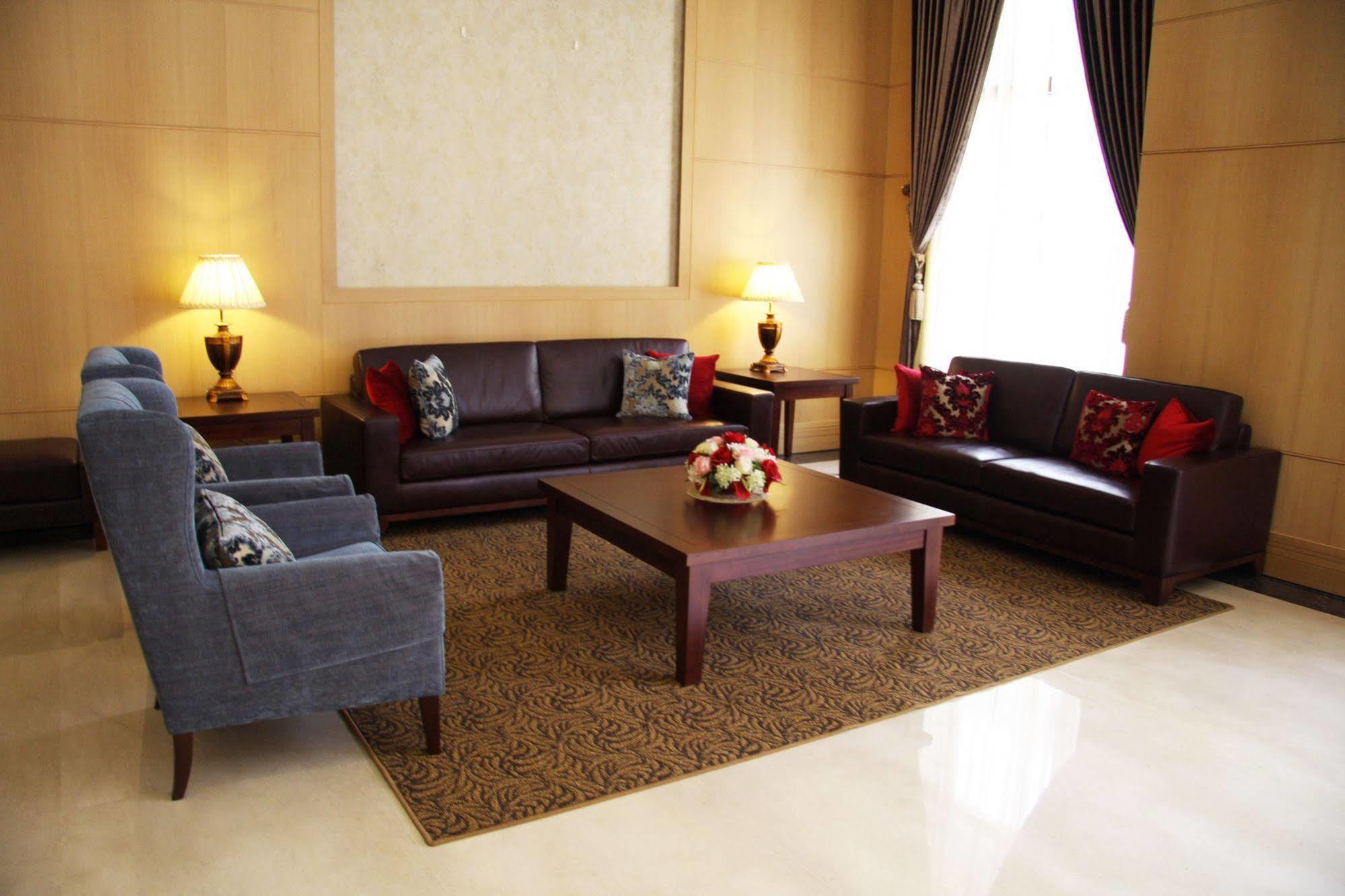 Fushin Hotel - Tainan Esterno foto