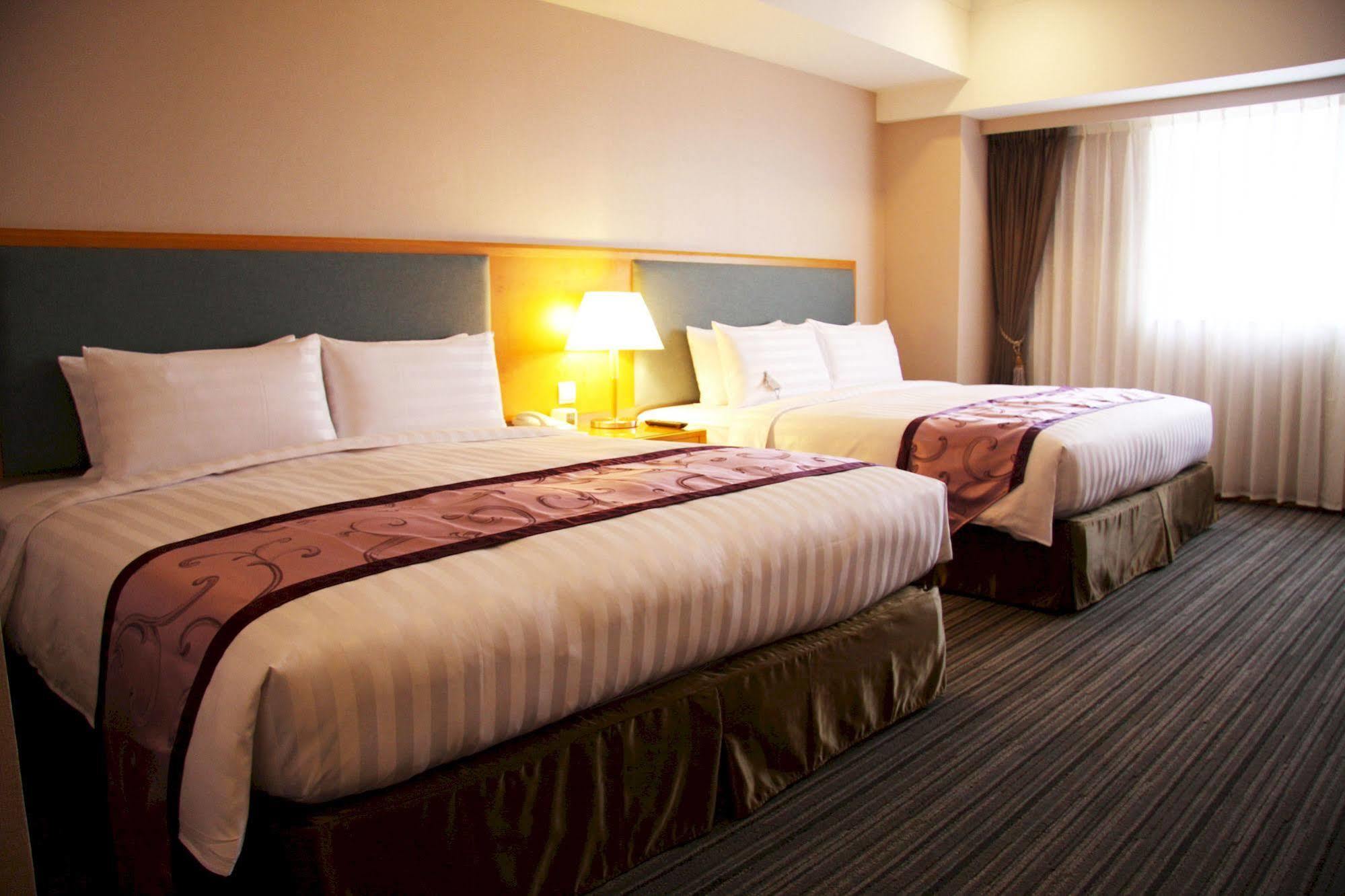 Fushin Hotel - Tainan Esterno foto